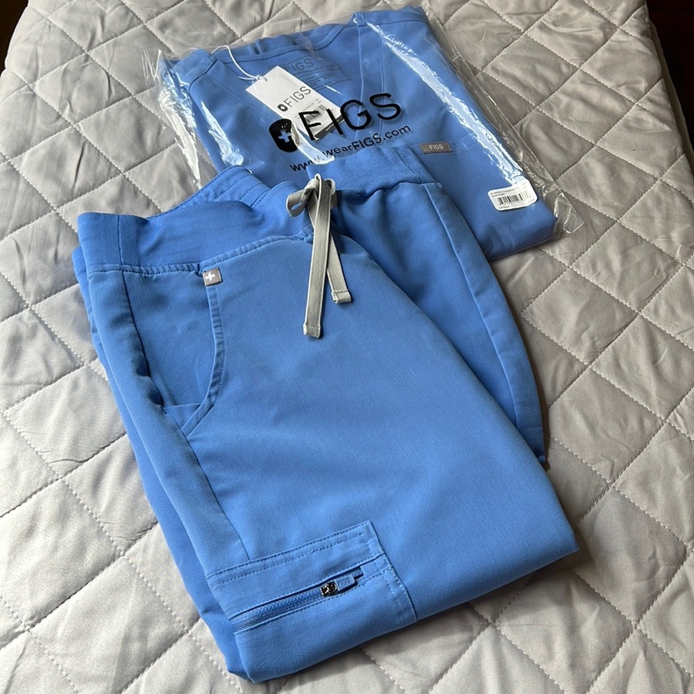 Figs Ceil Blue Scrub Set